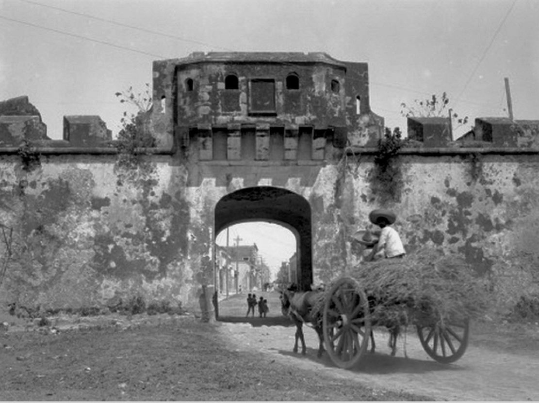 Puerta de Tierra Siglo XX- Centro Histórico - San Francisco de Campeche